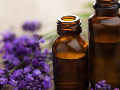 μπουκαλάκι για αιθέρια έλαια και άνθη λεβάντα